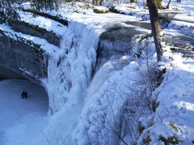 Le Jura En Toutes Saisons Piscine, Spa, Location Vtt, Balades 2Cv, Climatisation Bonlieu المظهر الخارجي الصورة
